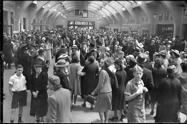 Image: Crowded hall at Wellington Railway Station