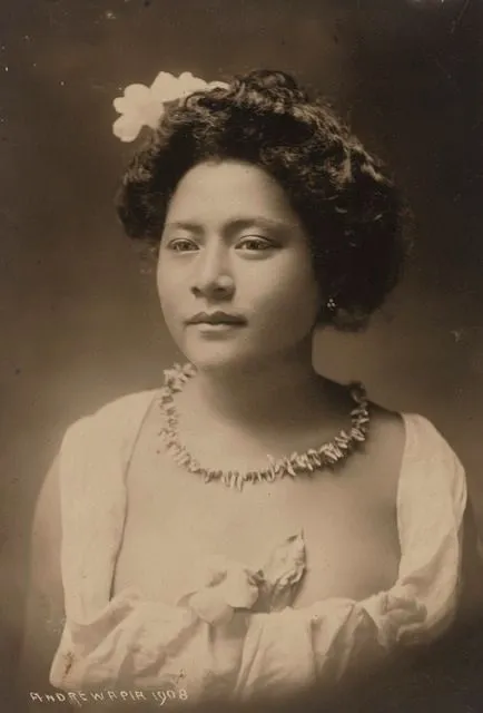 Samoan woman
