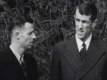 Image: Hillary Returns