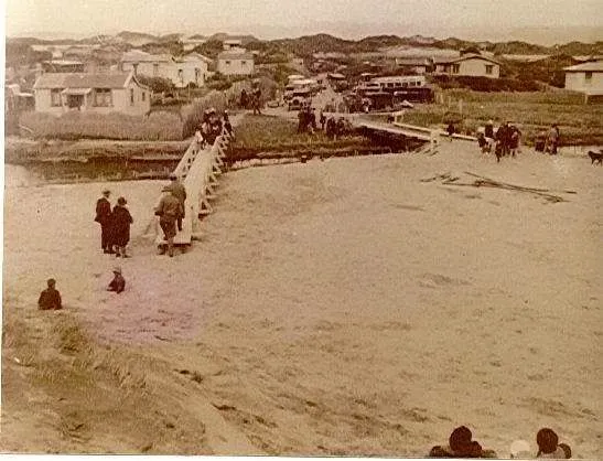 Opening first traffic bridge, Hokio Beach, 1931