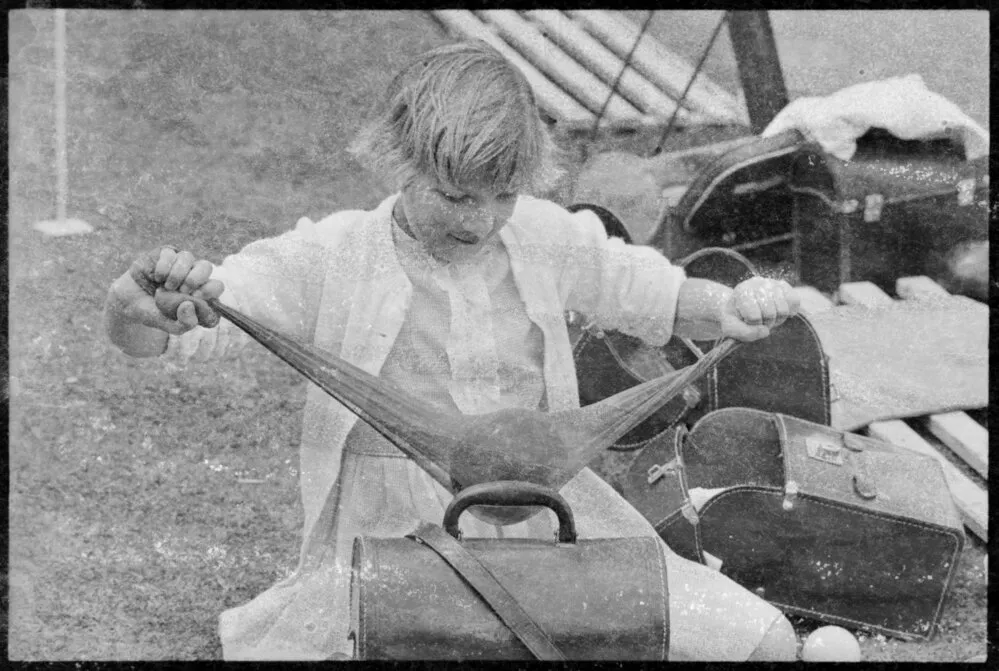 Mary McAlpine polishes a bowl for her Nanna at the Katikati Bowling Club