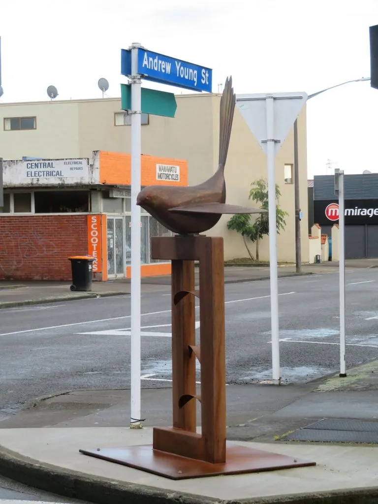 Bird sculpture by Paul Dibble