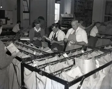 Image: Sorting Parcels