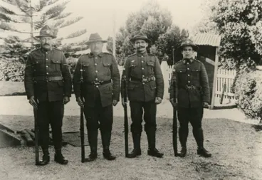 Image: Guards at German internment camp, Motuihe Island, 1917