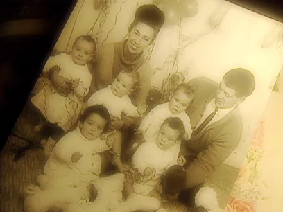 The Five of Us – The Life of the Lawson Quins