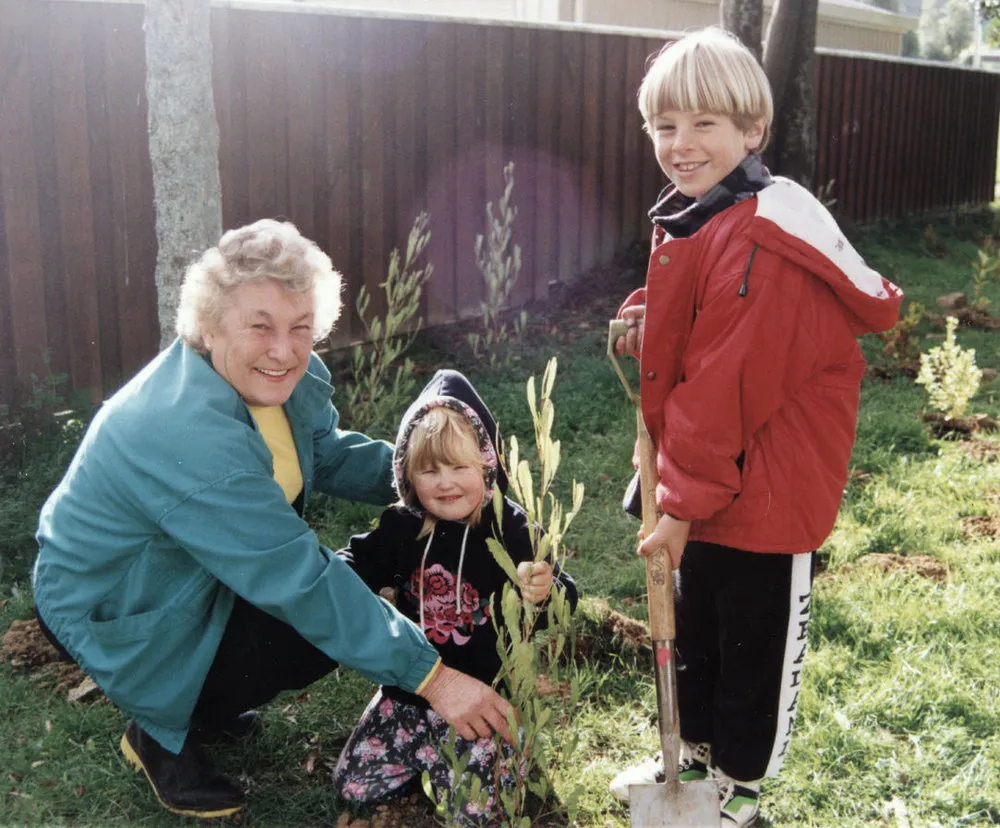 Arbor Day tree planting, Totara Park school