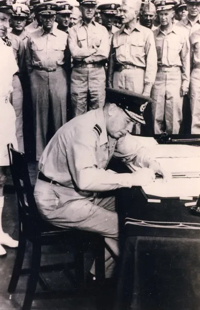 Leonard Monk Isitt signs Japanese Instrument of Surrender, 2 September 1945