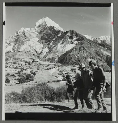 [Belinda, Sarah, Sir Edmund and Peter Hillary trekking in Nepal]