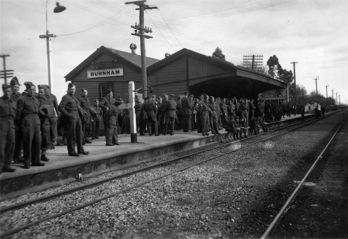 Thomas, A H :World War II soldiers of the 3rd echelon waiting for the leave train at Burnham Railway Station
