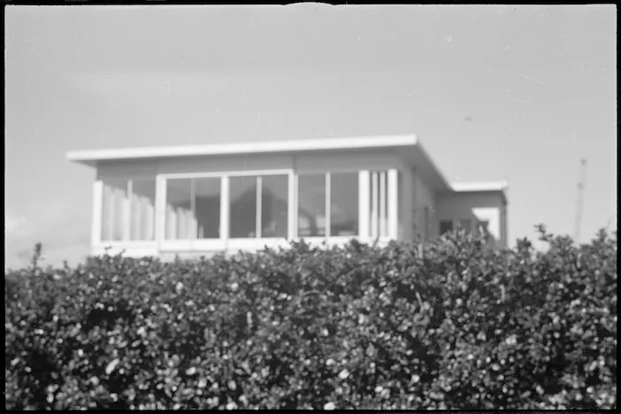 Exterior of the Kahn house, Ngaio, Wellington