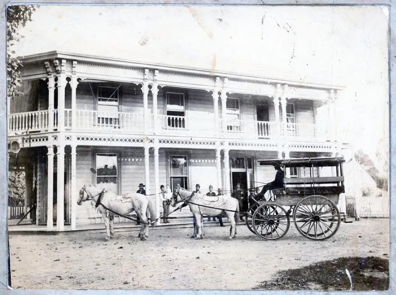Photograph – Royal Hotel, Hamilton East