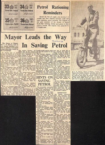 Image: Mayor Leads the Way In Saving Petrol / Petrol Rationing Reminders