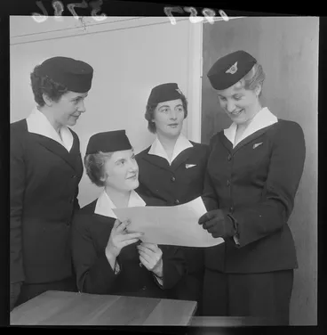 Image: Graduated air hostesses