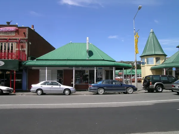 Sumner Pharmacy, 17 Wakefield Avenue
