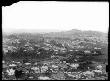 Image: One Tree Hill and Epsom from Mount Eden, Auckland