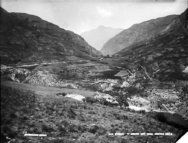 SHOTOVER GORGE FROM ARTHURS POINT LAKE WAKATIPU