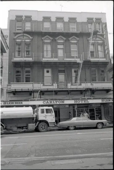Image: Carlton Hotel, Willis Street