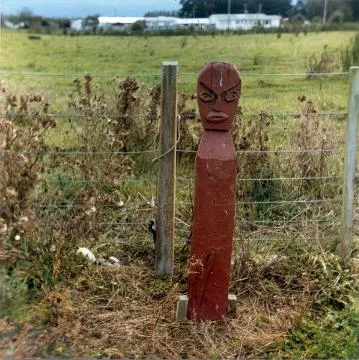 Papawai whakapakoko: Photograph