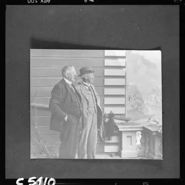 Image: Sir Ernest Rutherford and Professor Easterfield on balcony of Cawthron Institute, Nelson