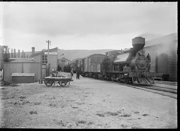 Image: F class steam locomotive number 113 at Outram Railway Station