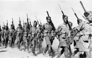 Image: 2 NZEF infantry marching into Egypt