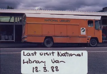 Image: National Library van outside Shannon Library, Plimmer Terrace, 1988