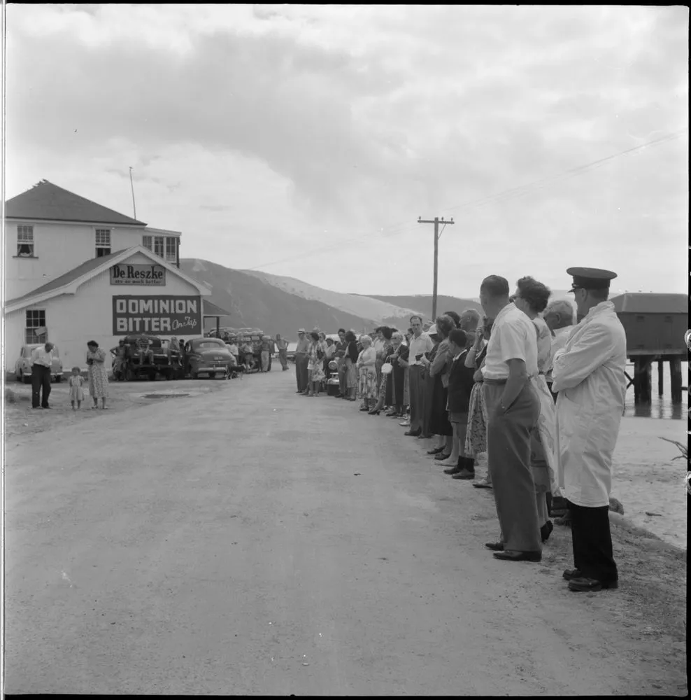 Funeral of Opo the dolphin, Opononi