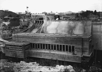 Karapiro hydro-electricity dam under construction.