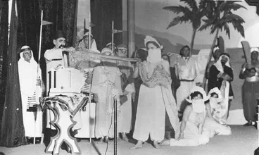Image: Magician in King Kanute's Palace - of the show "Princess Peanut", 1958