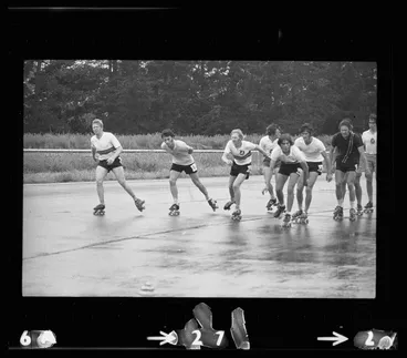 Image: Roller skating race