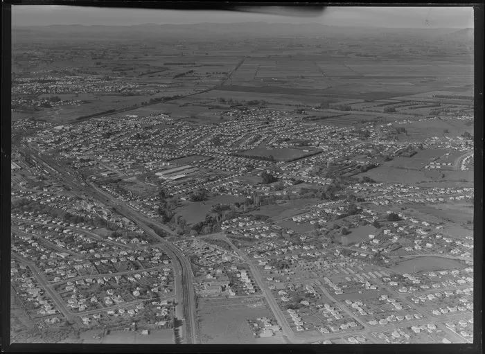 Frankton, Hamilton, showing railway track