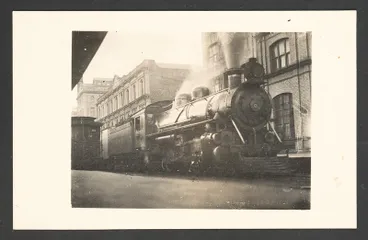 Image: Steam locomotive at Queen Street Railway Station