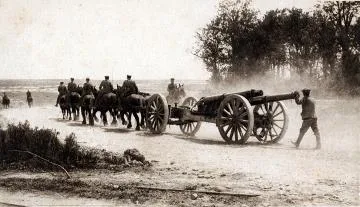 Anzacs in France bringing up a gun : Digital image