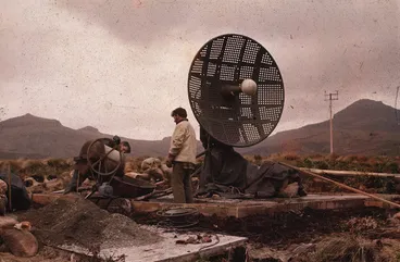 Image: G.M.D. i.a. radio theodolite, Campbell Island