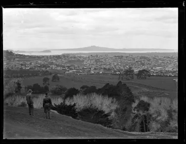 Image: Cornwall Park and Remuera from One Tree Hill