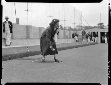 Image: Woman playing lawn bowls, 1950
