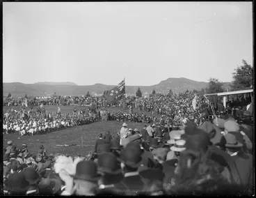 Image: Scene at Arawa Park, Rotorua, during the visit of the Duke and Duchess of Cornwall and York