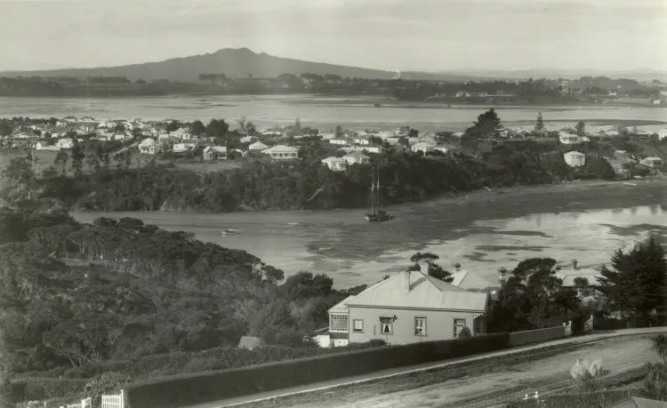 Little Shoal Bay and Northcote Point from Birkenhead, 1914