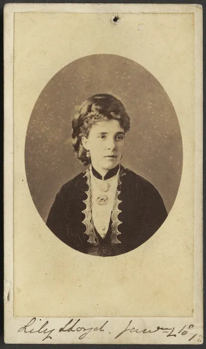 Grillet & Cie :Lily LLoyd