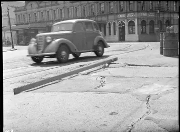 Image: Degraded road surface on Ponsonby Road, Grey Lynn, 1952