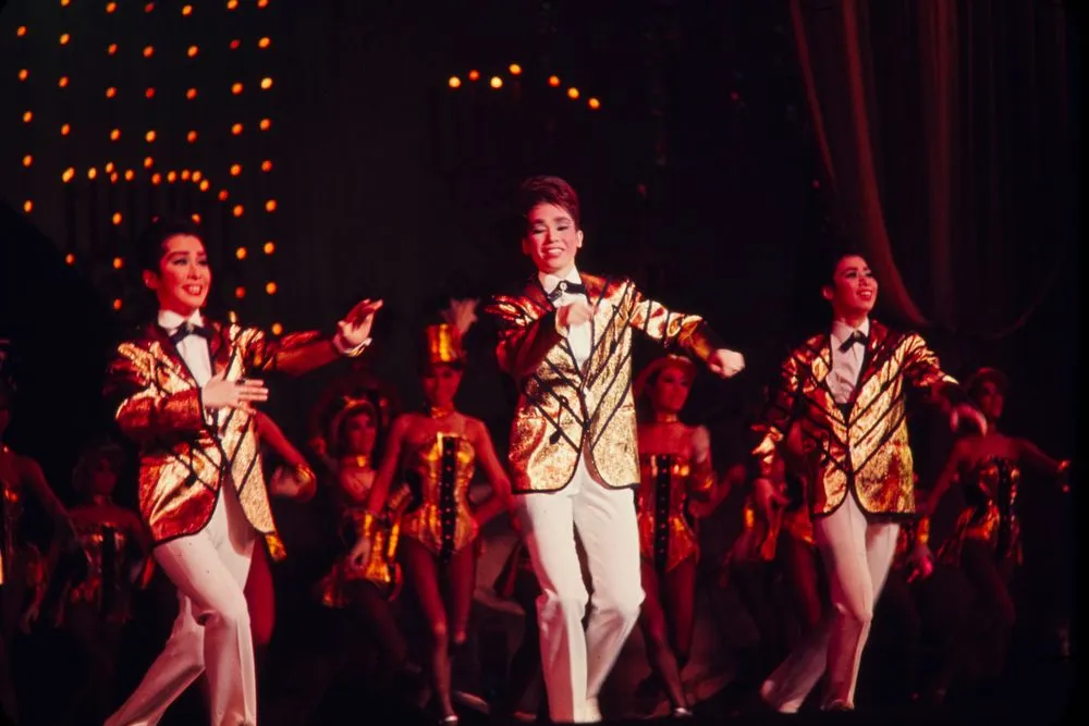 Japan Series: Osaka - Osaka Takarazuka Review