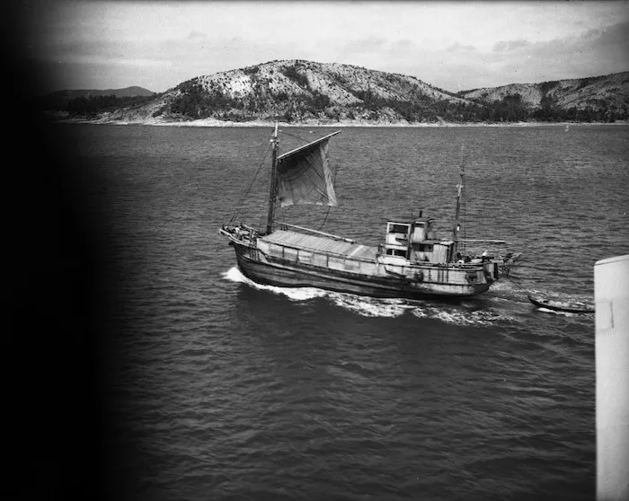 Boat suspected of carrying illegal immigrants from Korea to Japan