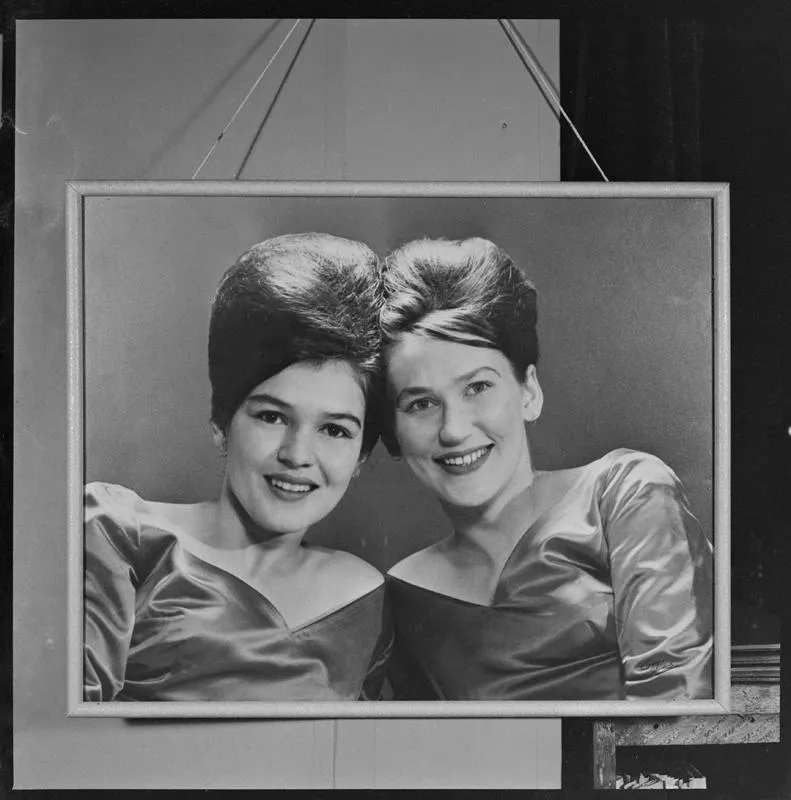 Raina and Rae Lambert