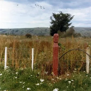 Papawai whakapakoko: Photograph