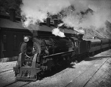 Image: New Zealand Railways K class locomotive at Paekakariki