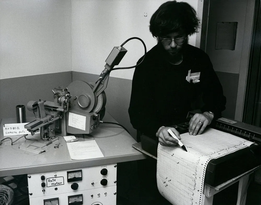 Dr Chris Hendy analyses core samples