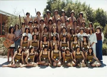 Makoura Kapa haka group : photograph