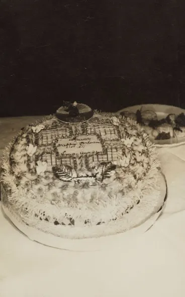 Image: Joan Larsen's 21st birthday cake