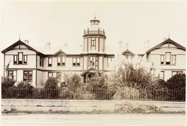 Image: Girls College, Wanganui River