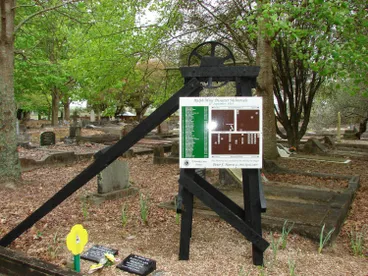 Image: Ralph's Mine disaster memorial, Huntly Cemetery, 2014